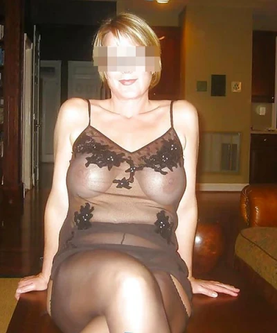 Mature coquine de Lorient veut croquer et coucher avec un jeune homme chaud
